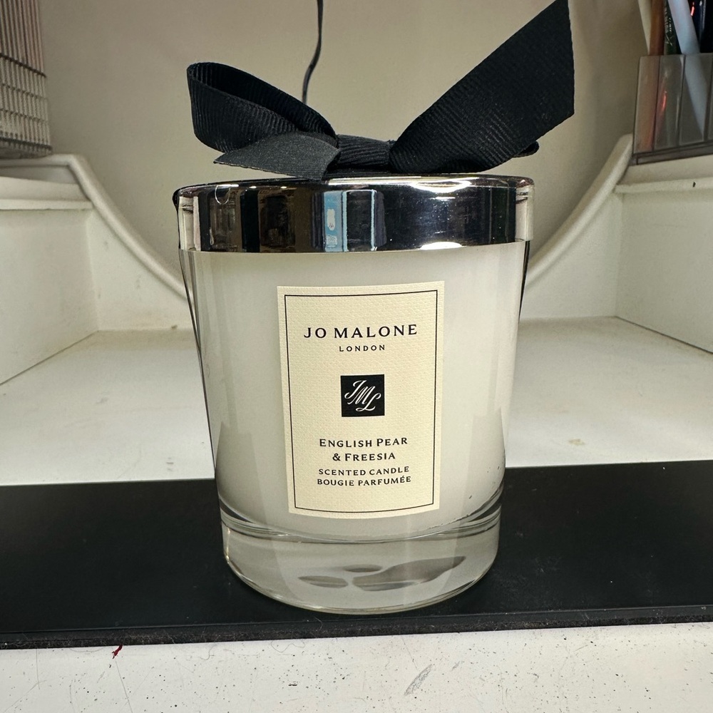 Jo Malone London English Pear & Freesia Scented Candle - New/Sealed (No box)